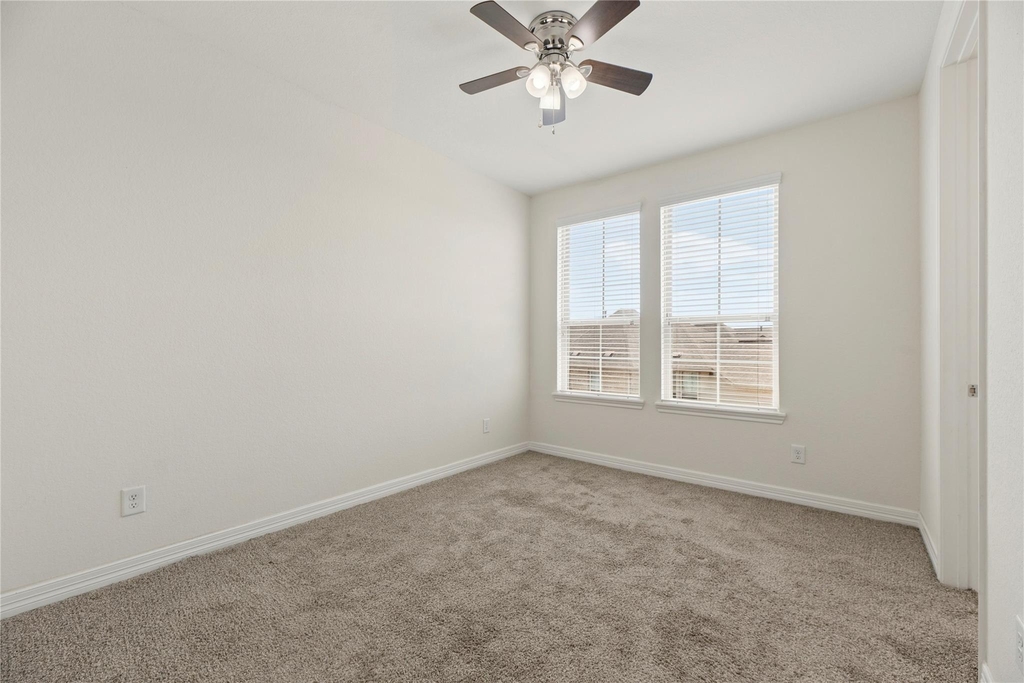 9679 Towne Lake Parkway - Photo 17