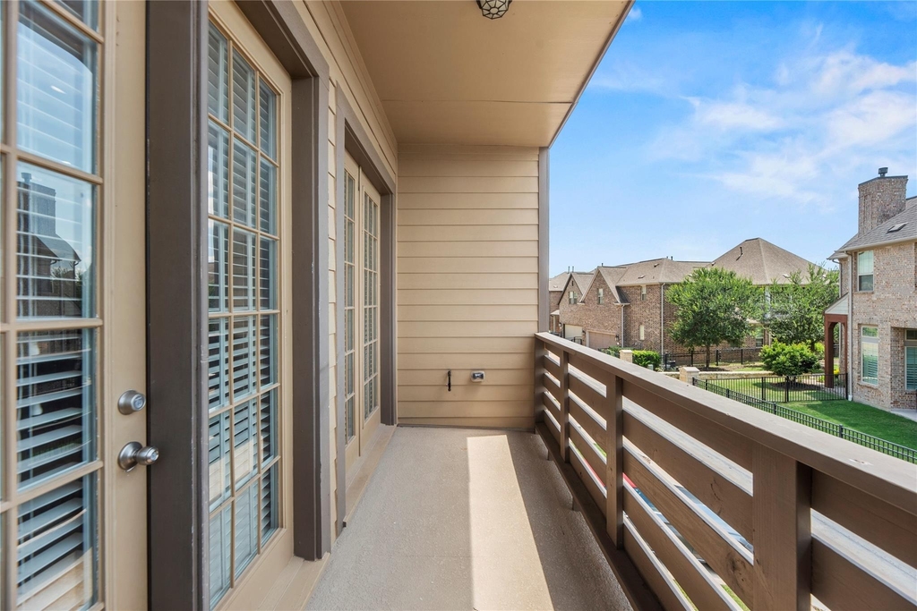 9679 Towne Lake Parkway - Photo 12