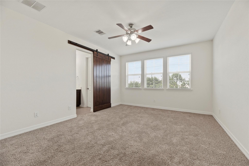 9679 Towne Lake Parkway - Photo 13