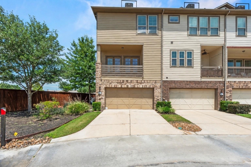 9679 Towne Lake Parkway - Photo 19