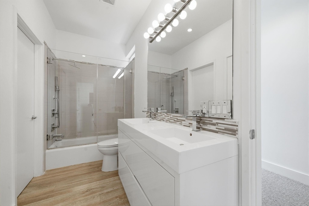 7002 Newcastle Street - Photo 14