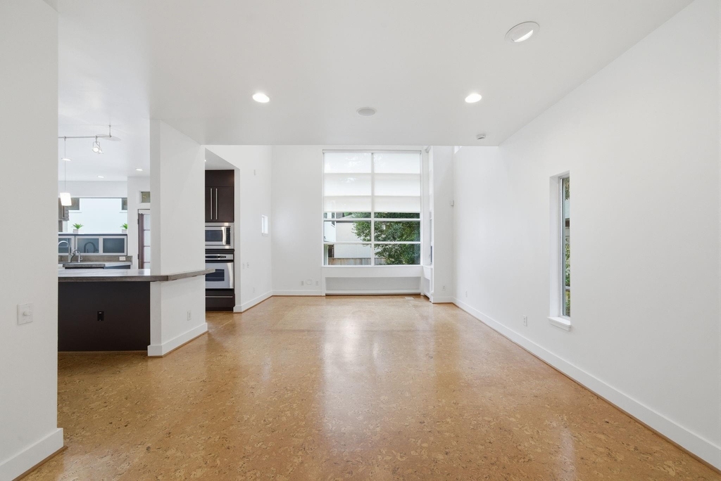 7002 Newcastle Street - Photo 32