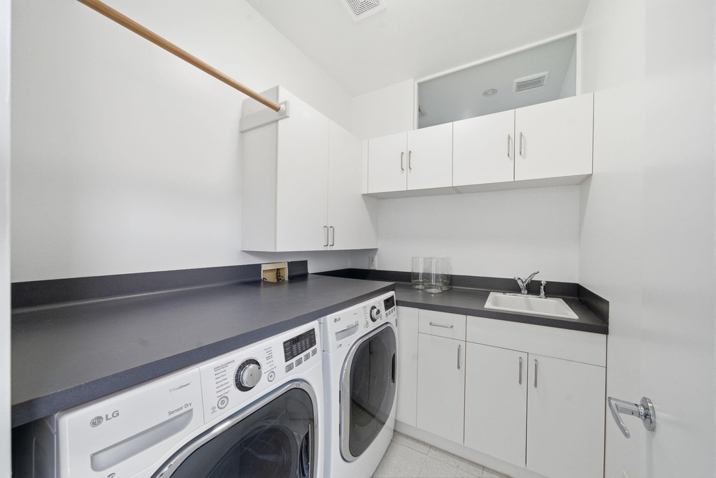 7002 Newcastle Street - Photo 9