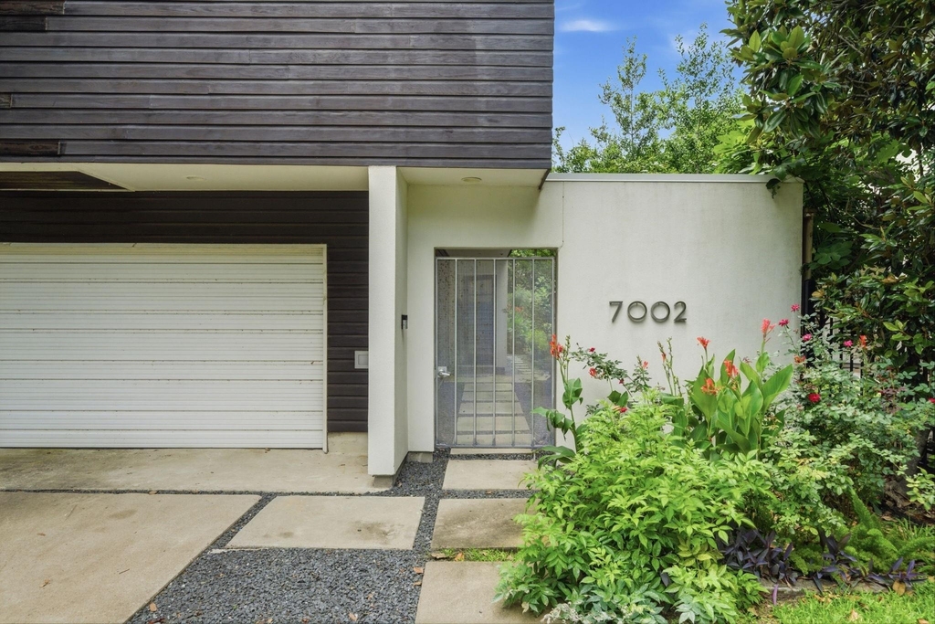 7002 Newcastle Street - Photo 3