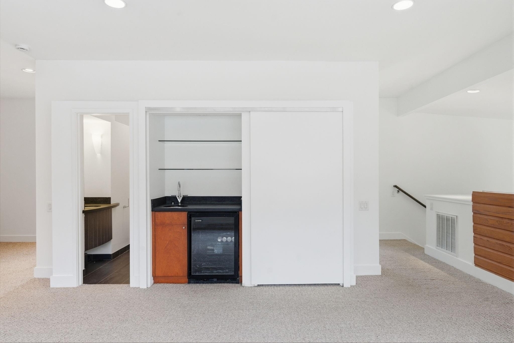 7002 Newcastle Street - Photo 6