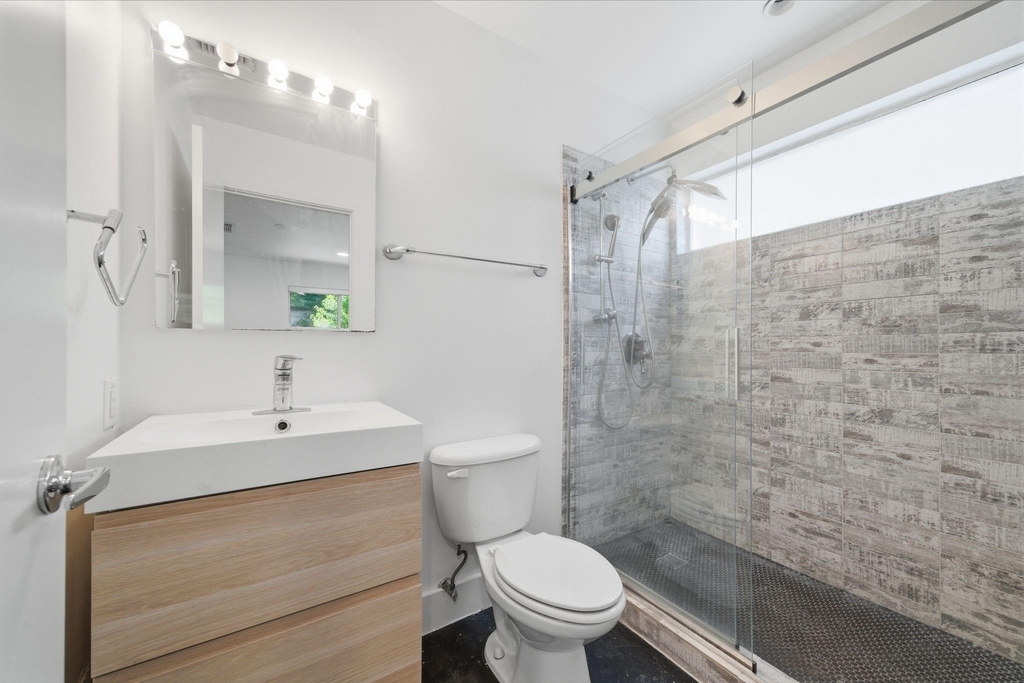 7002 Newcastle Street - Photo 16