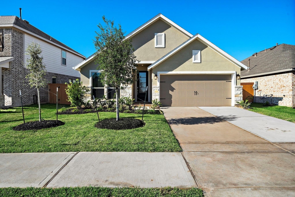4823 Shimmer Side Drive - Photo 1