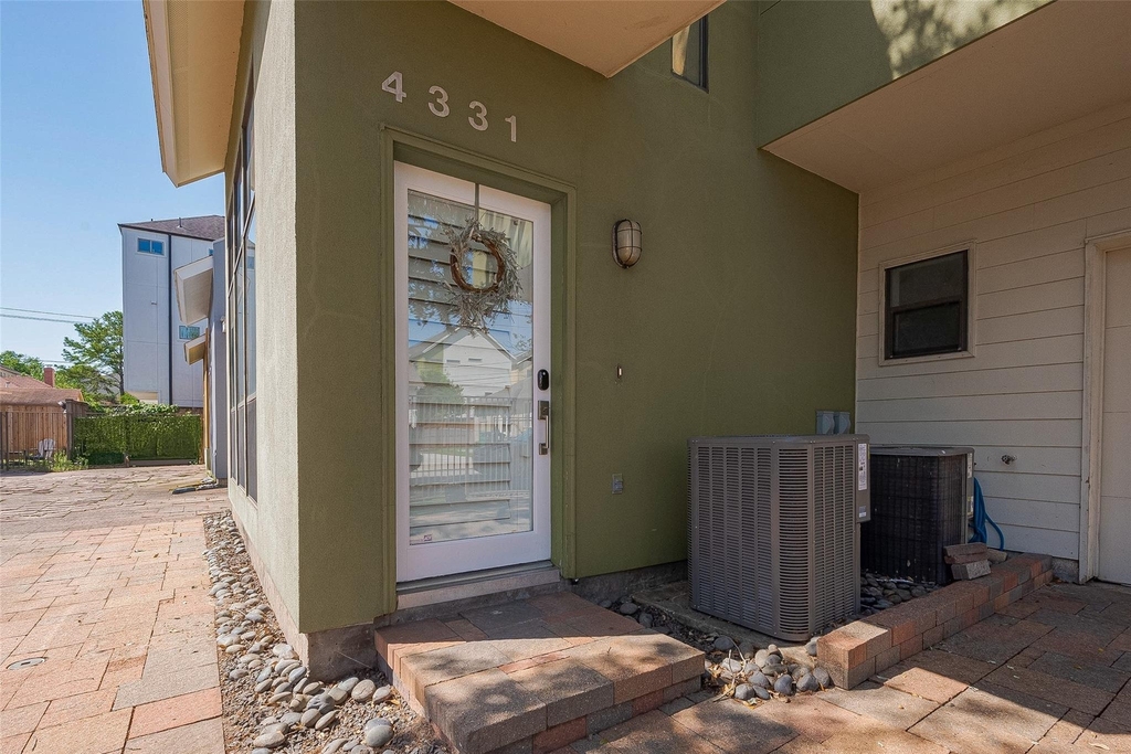 4331 Eigel Street - Photo 3