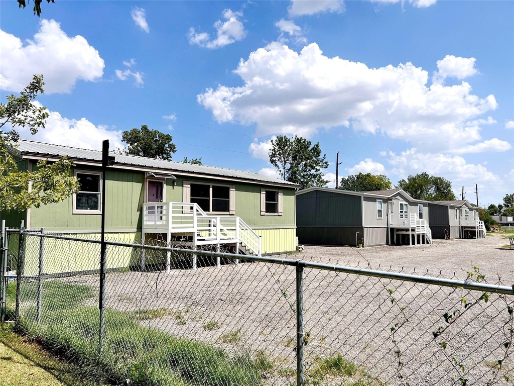 3234 Bobbie Street - Photo 2