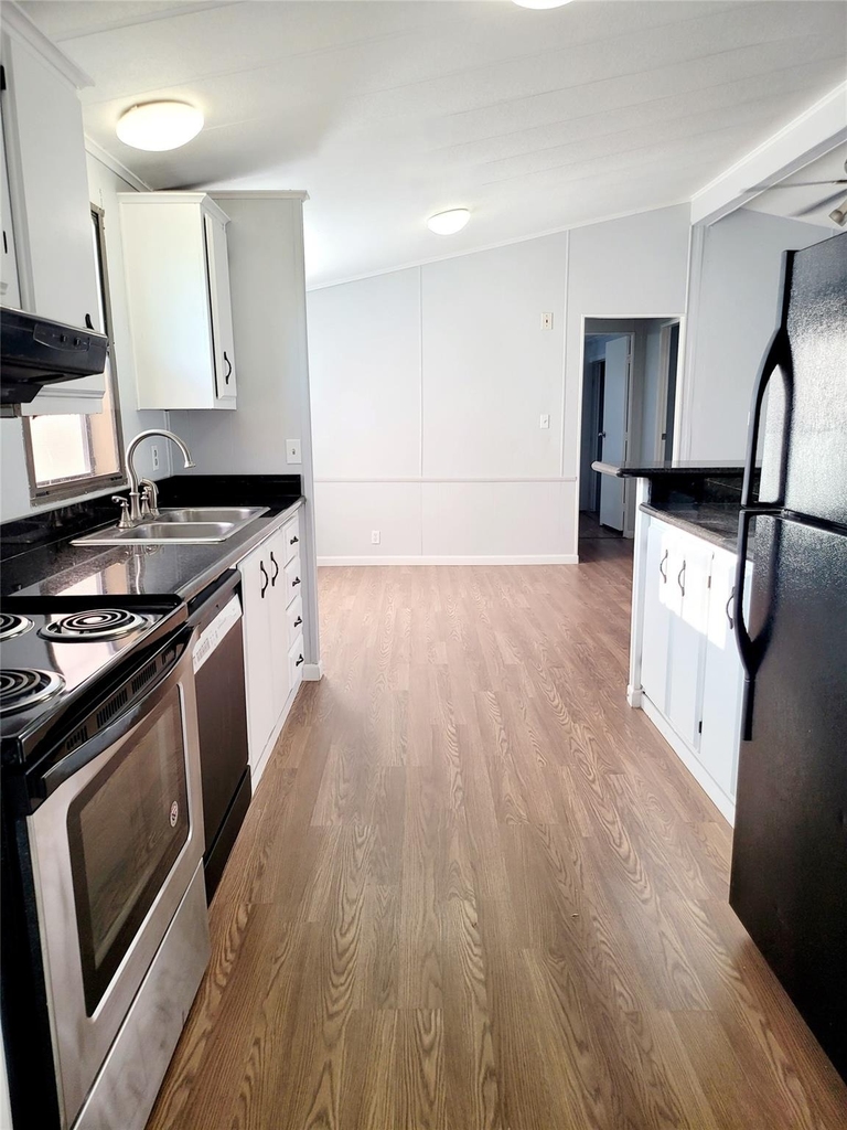 3234 Bobbie Street - Photo 29