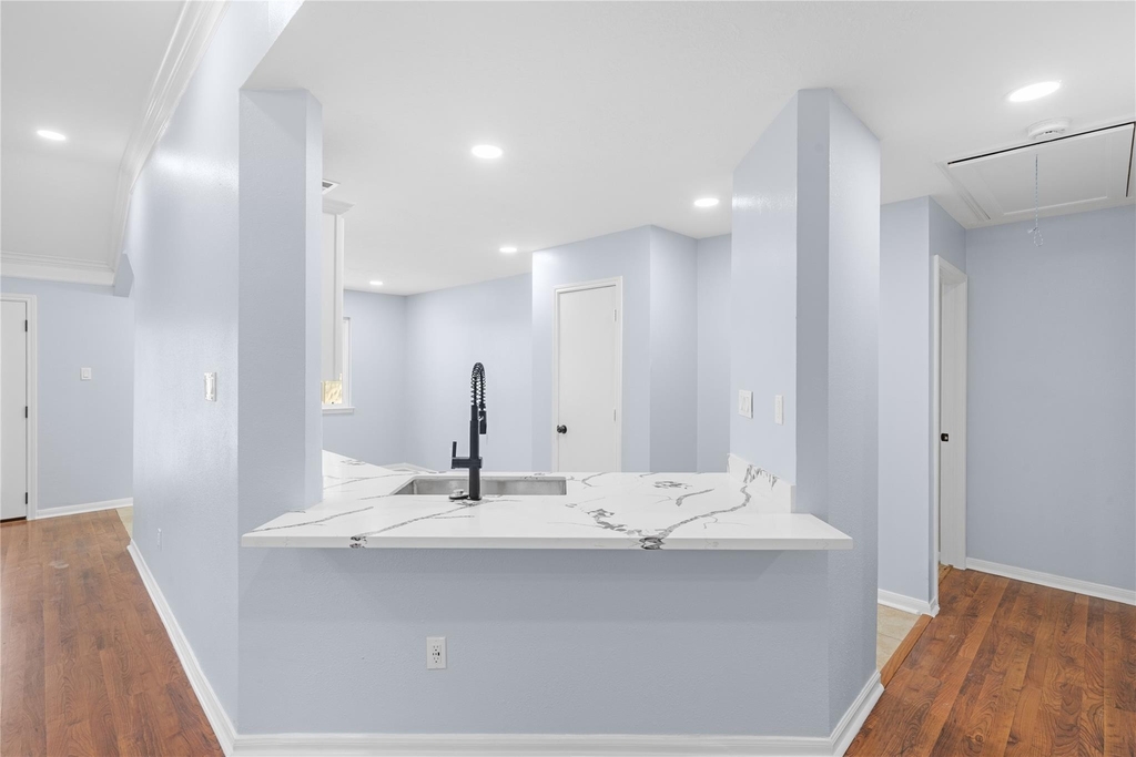 3910 Crystal Pass Court - Photo 8