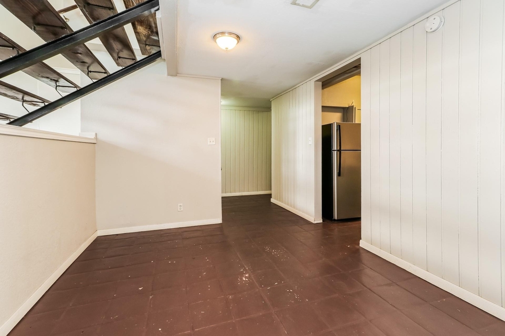 2 Lakeway Street - Photo 6