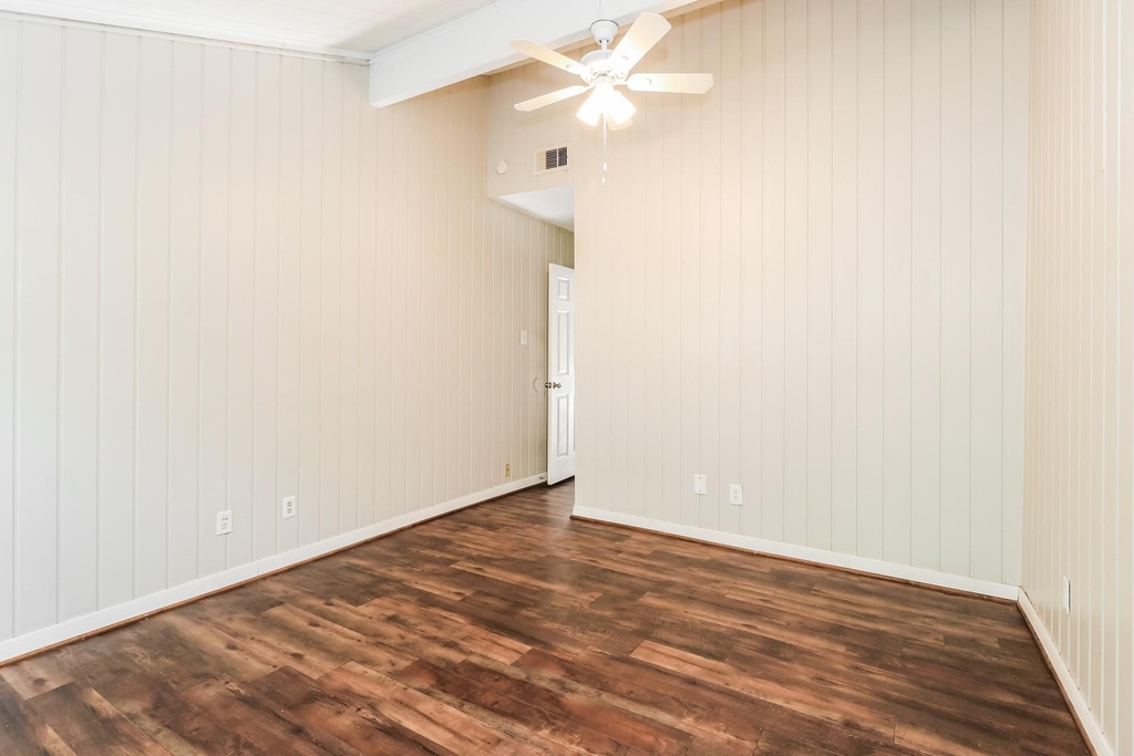 2 Lakeway Street - Photo 10
