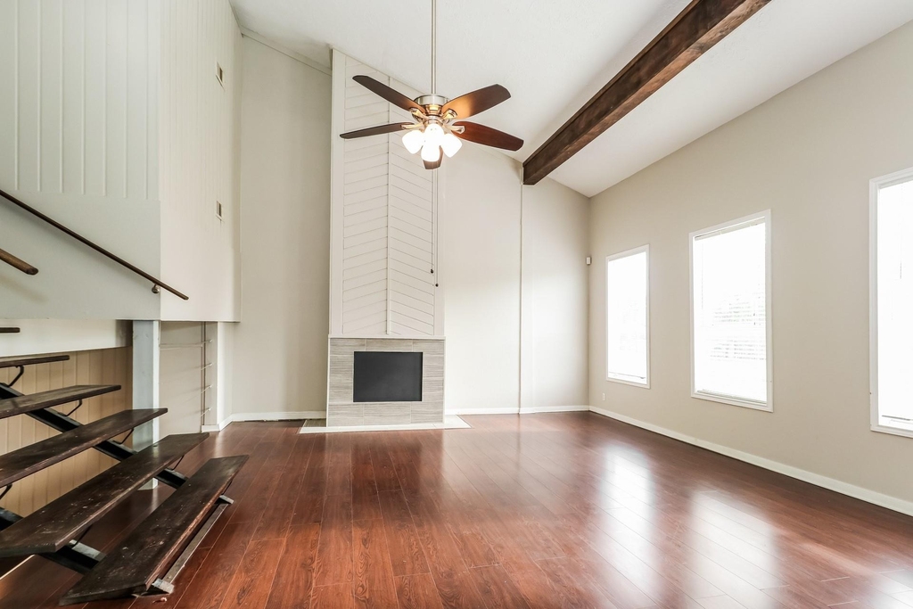 2 Lakeway Street - Photo 2