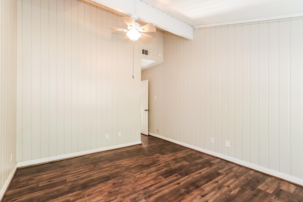 2 Lakeway Street - Photo 12