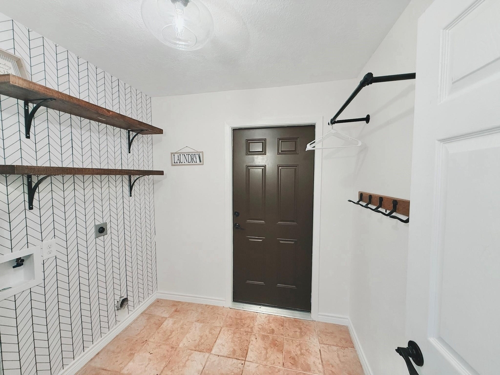 2827 Woodhall Court - Photo 7