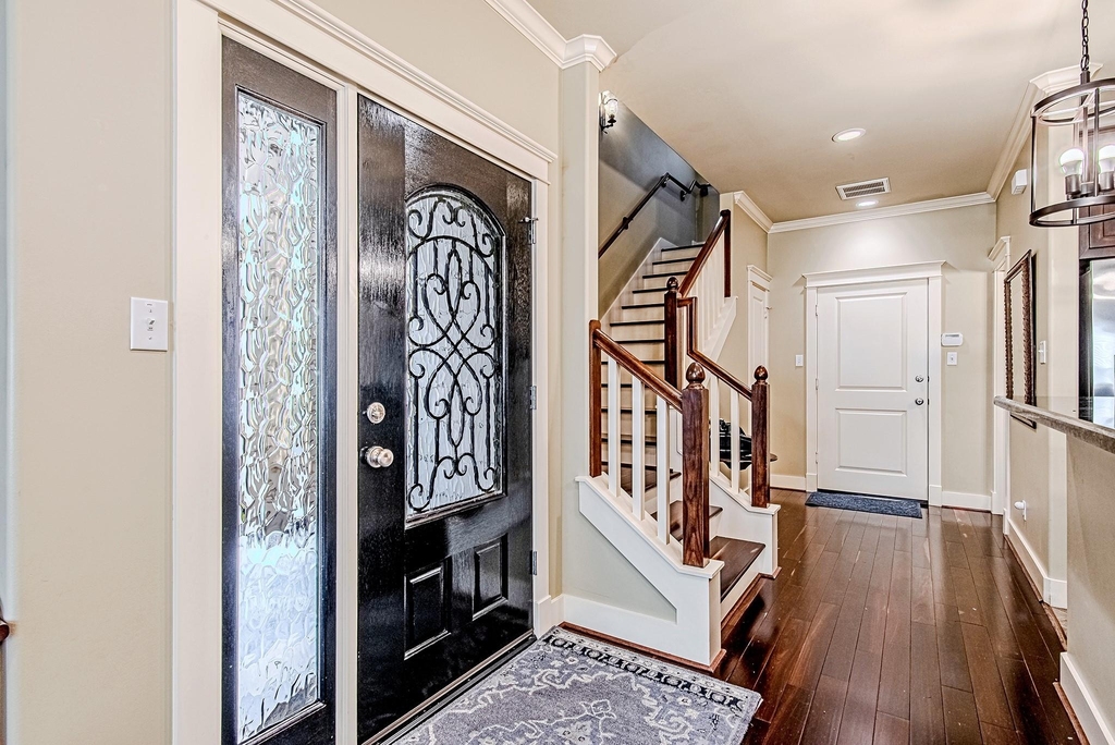 1425 Prince Street - Photo 2