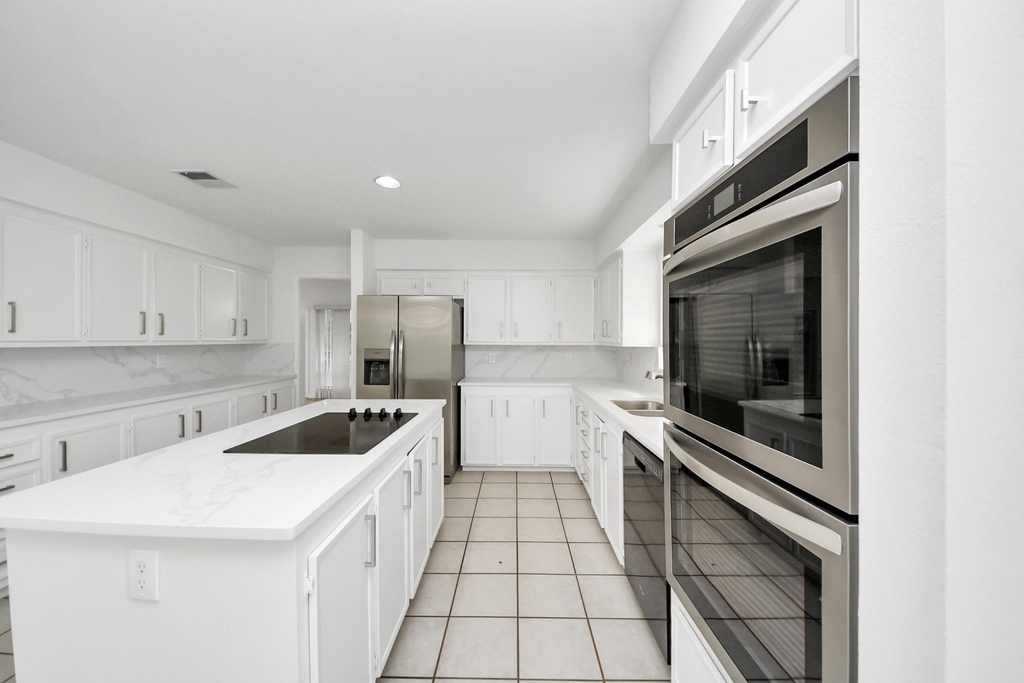 11415 Ella Lee Lane - Photo 10