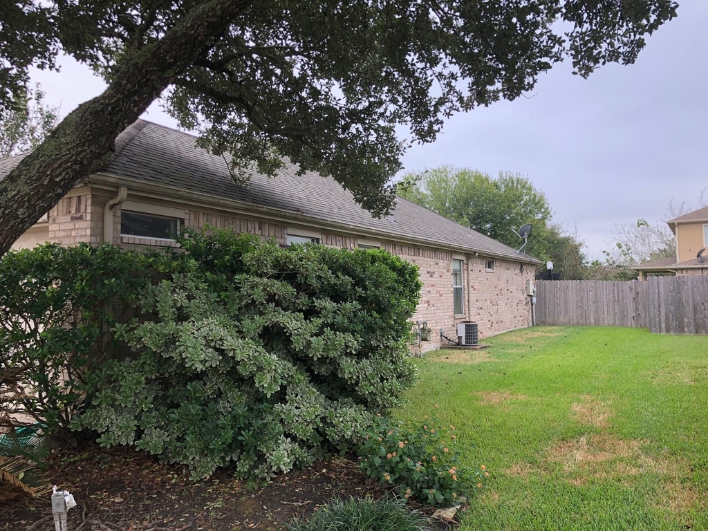 3404 Pheasant Lane - Photo 2