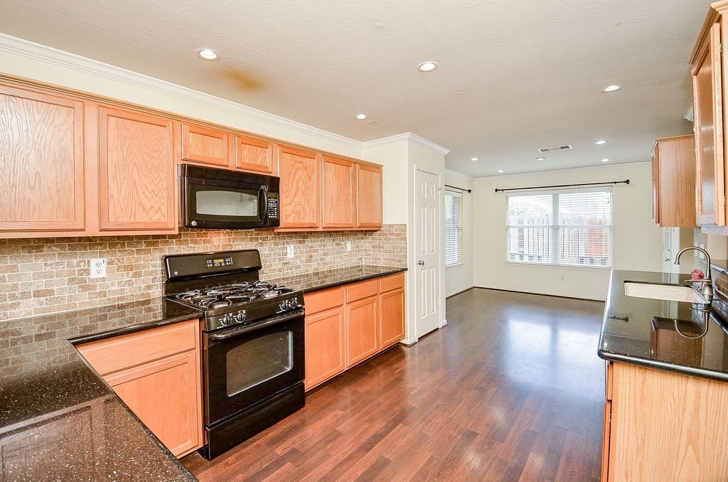 24718 Cobble Canyon Lane - Photo 11