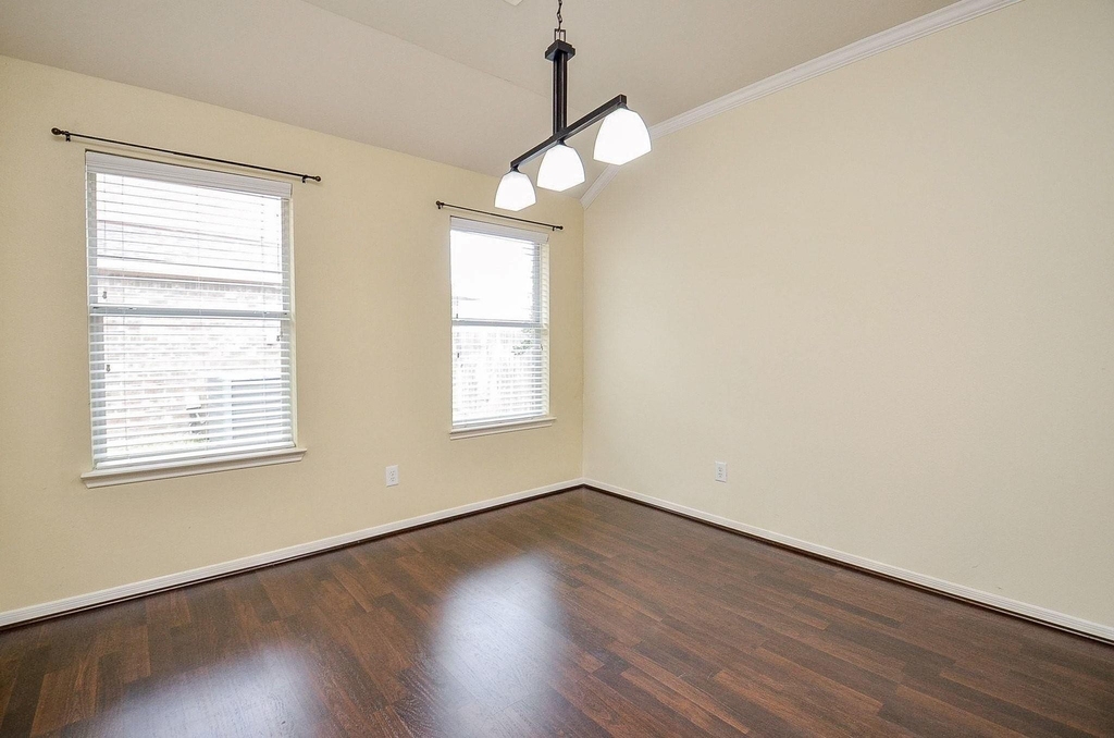 24718 Cobble Canyon Lane - Photo 3