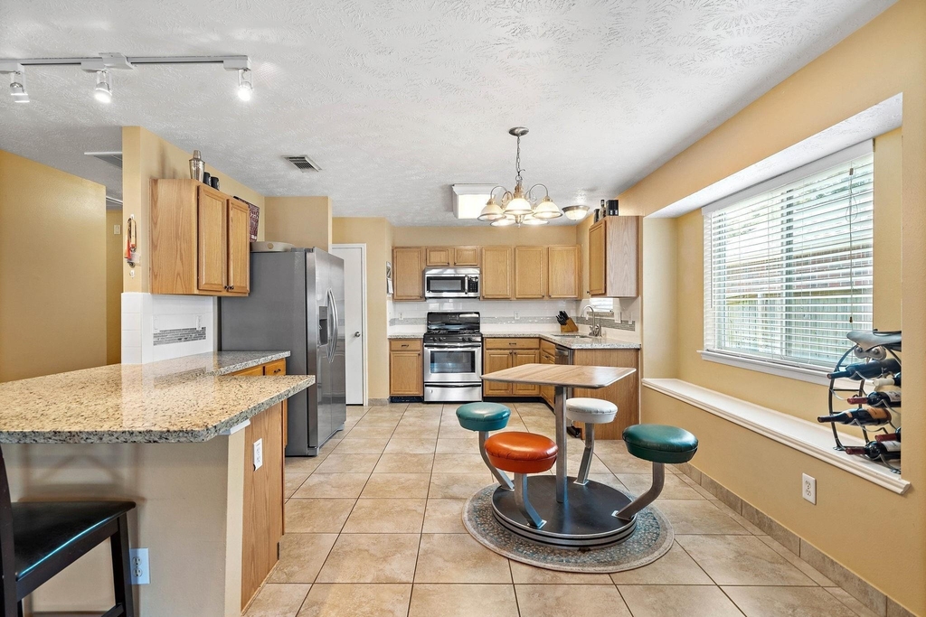 18223 Lundar Lane - Photo 4
