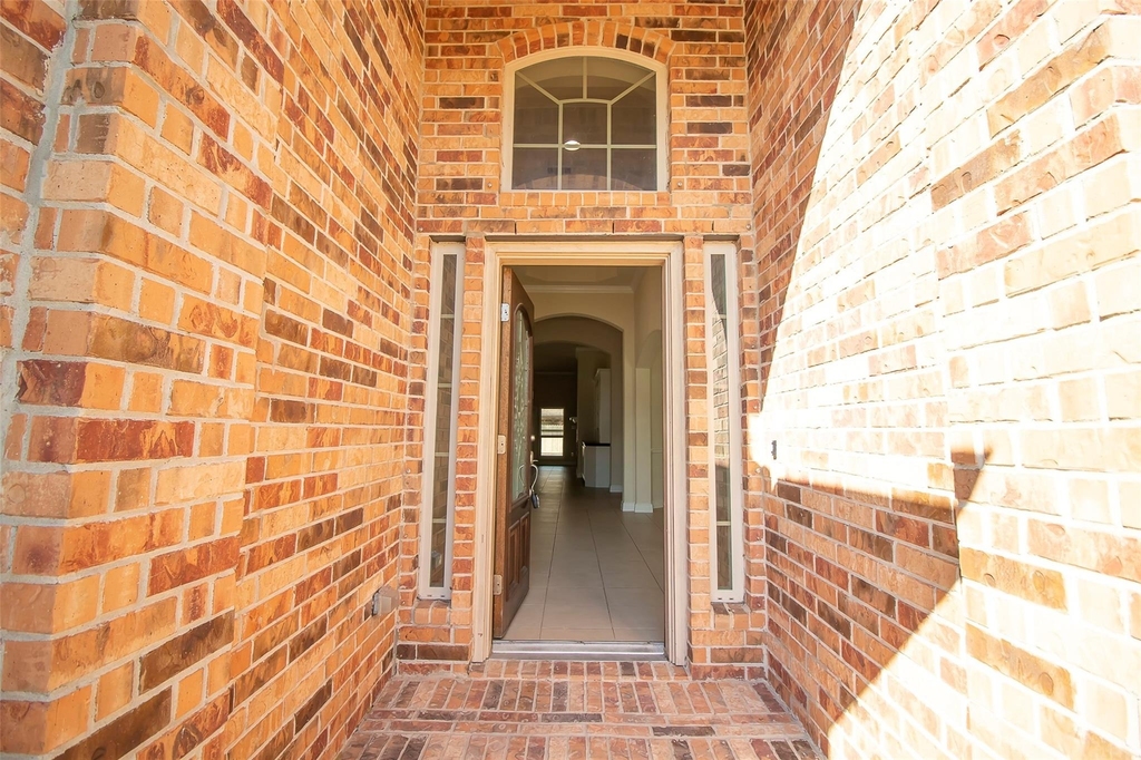 4718 Sabero Lane - Photo 2