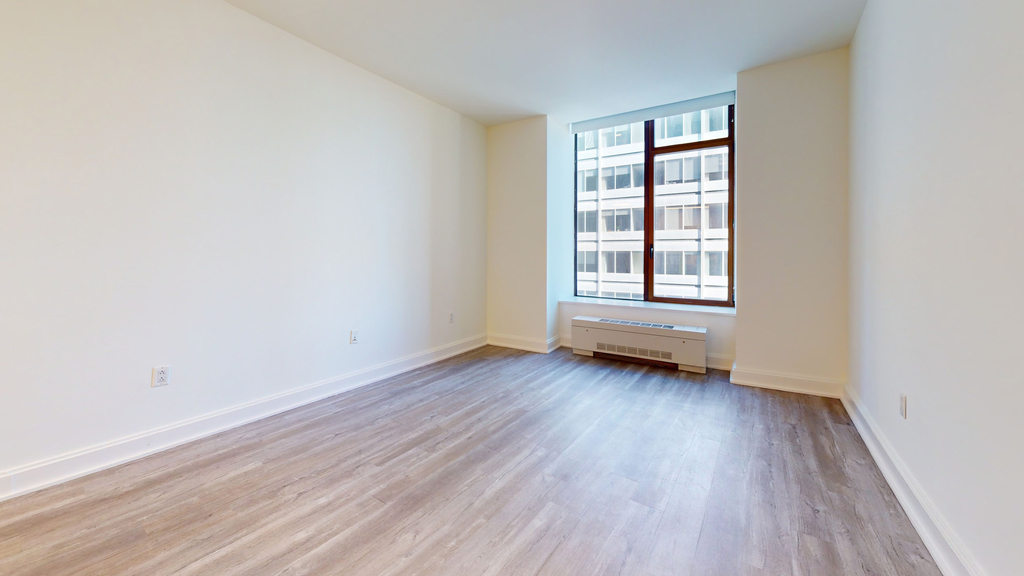 10 Hanover Square - Photo 2