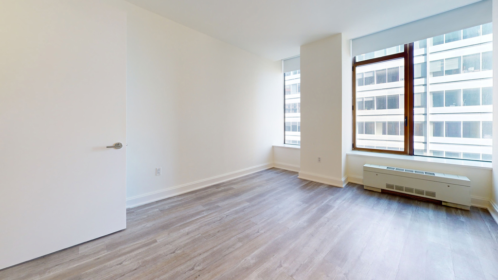 10 Hanover Square - Photo 3