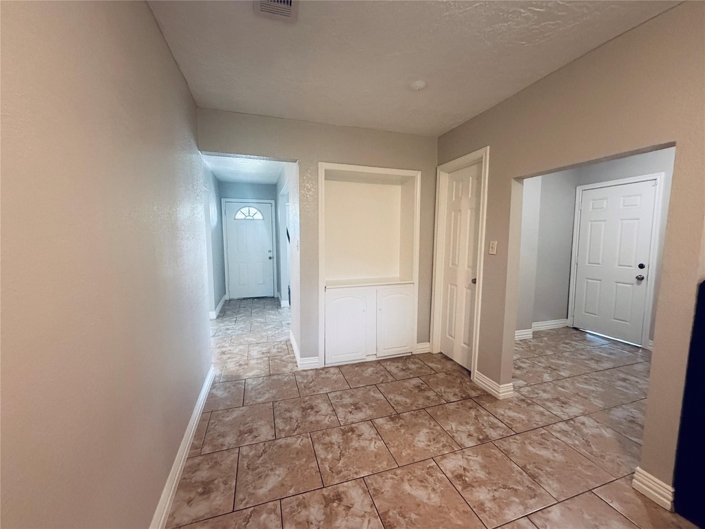 12211 Wessex Drive - Photo 6