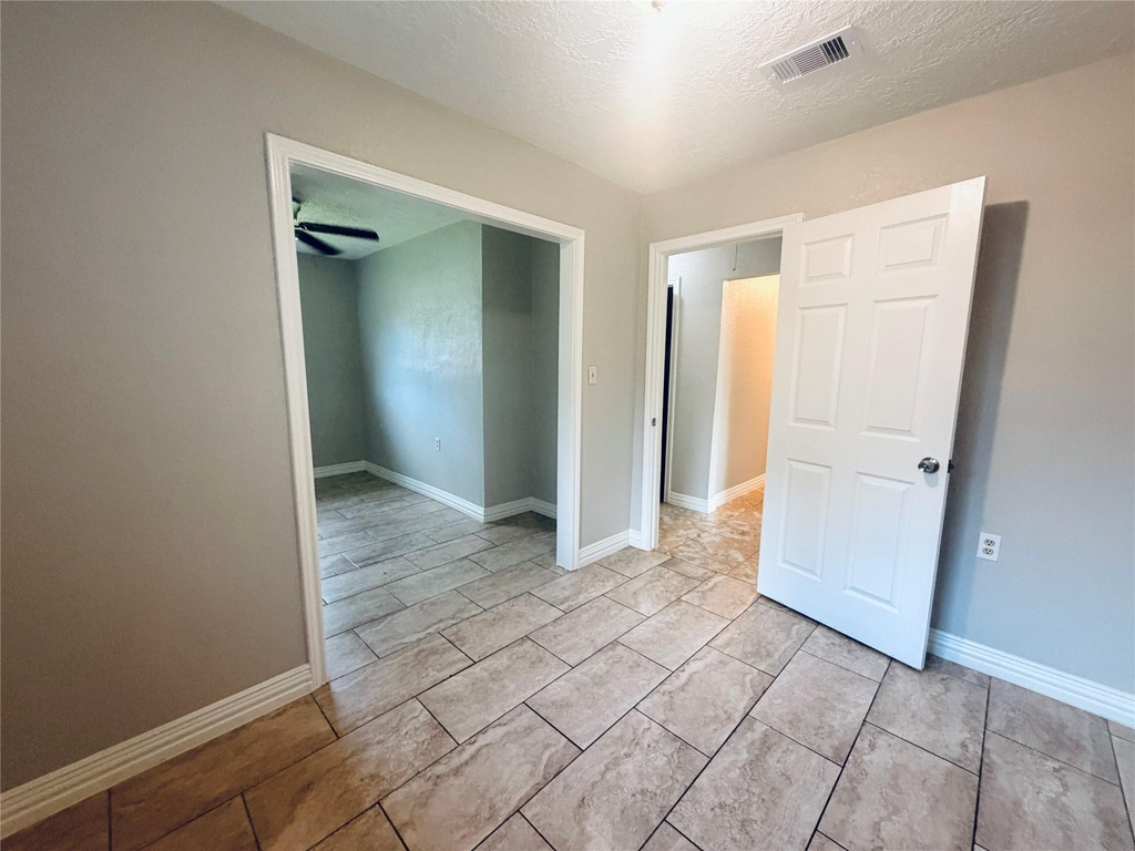 12211 Wessex Drive - Photo 16
