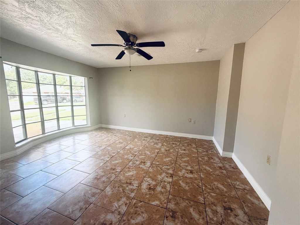 12211 Wessex Drive - Photo 2