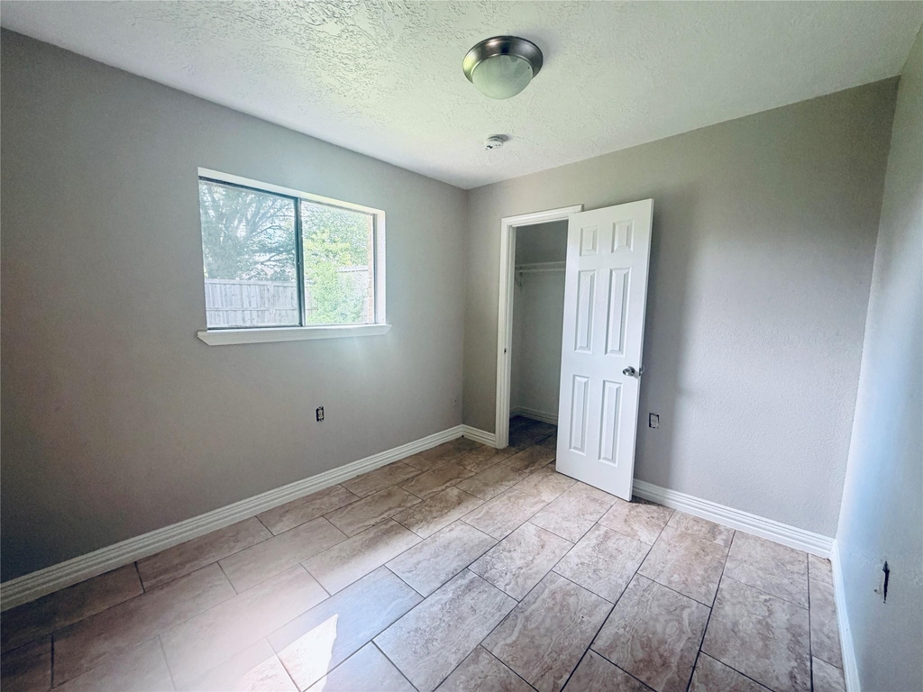 12211 Wessex Drive - Photo 13