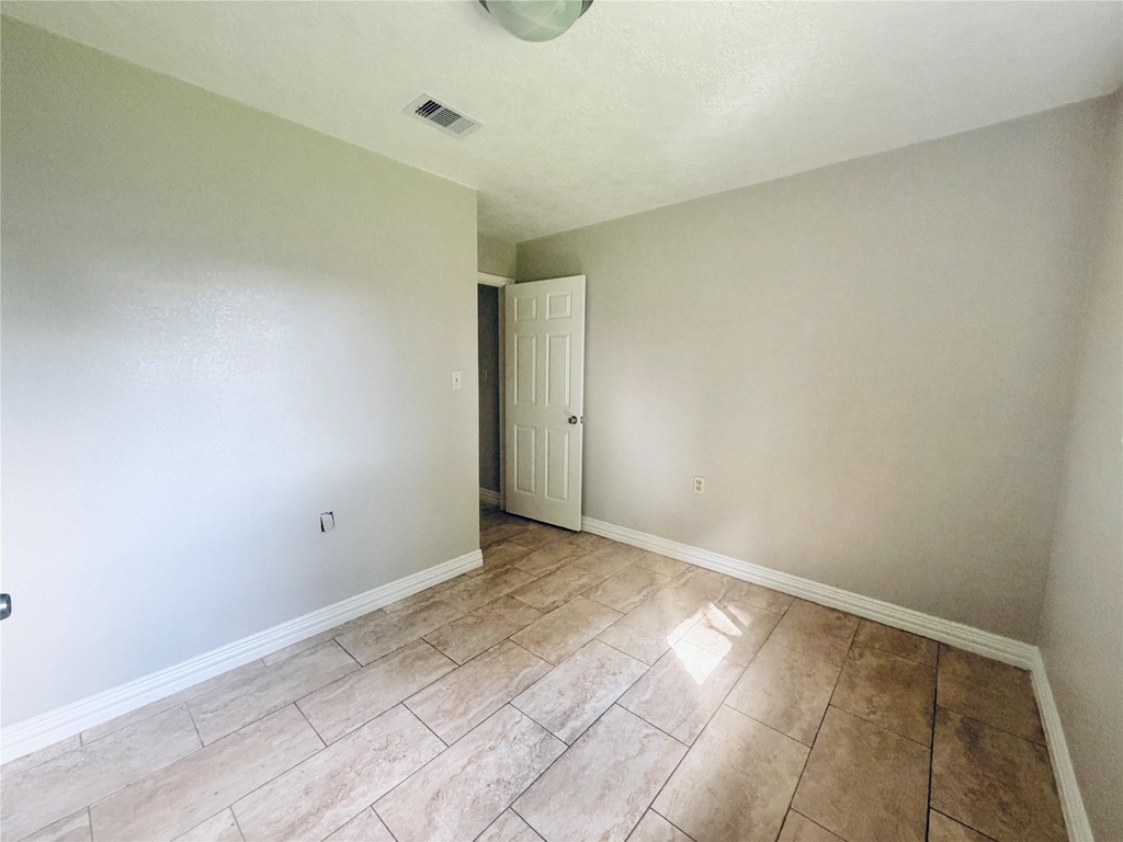 12211 Wessex Drive - Photo 14
