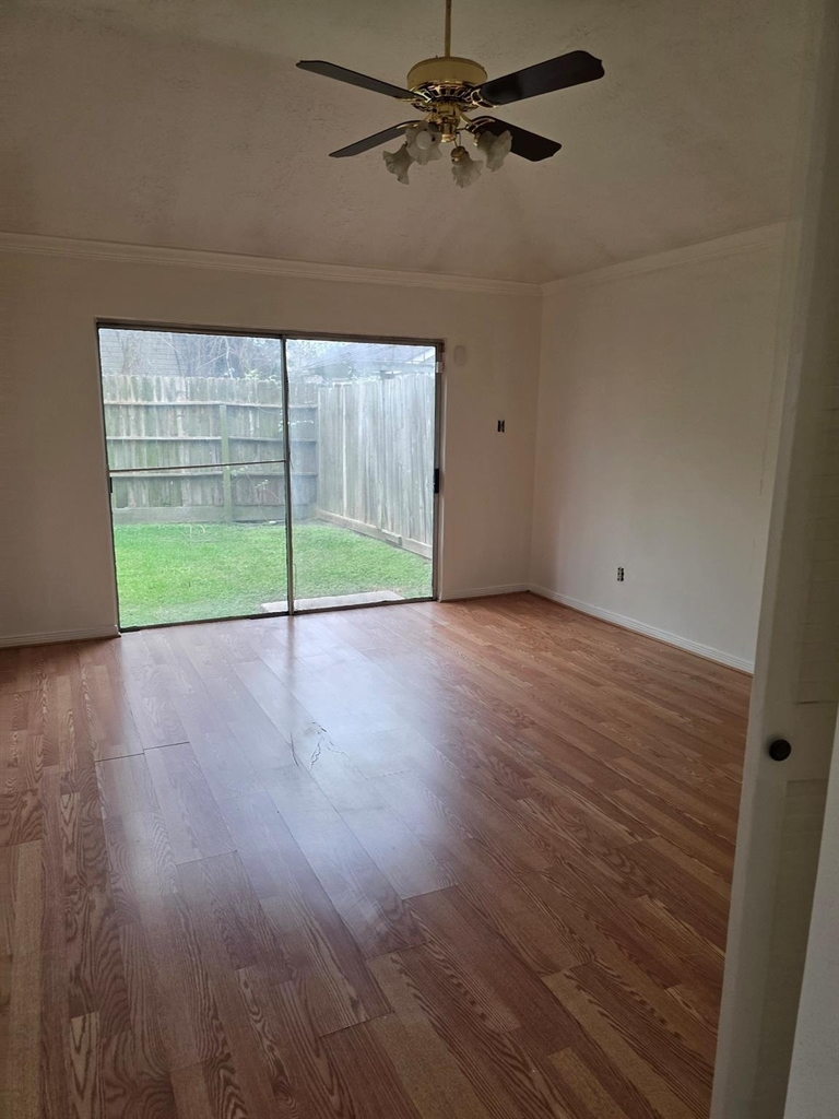 7803 La Rochelle Circle - Photo 9