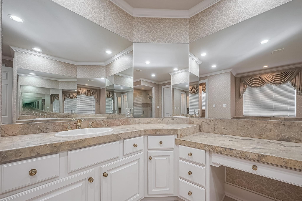 14010 Barnhart Boulevard - Photo 34