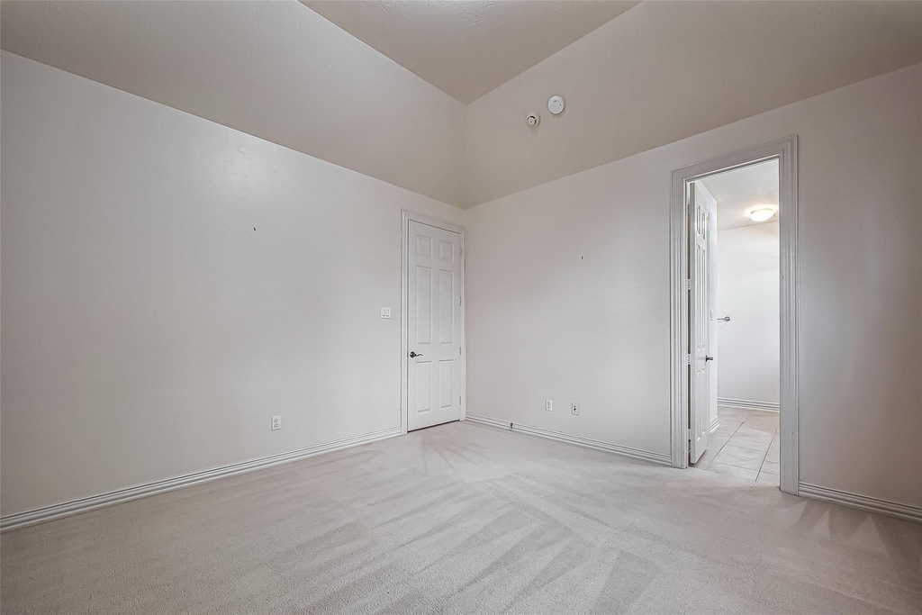 14010 Barnhart Boulevard - Photo 27