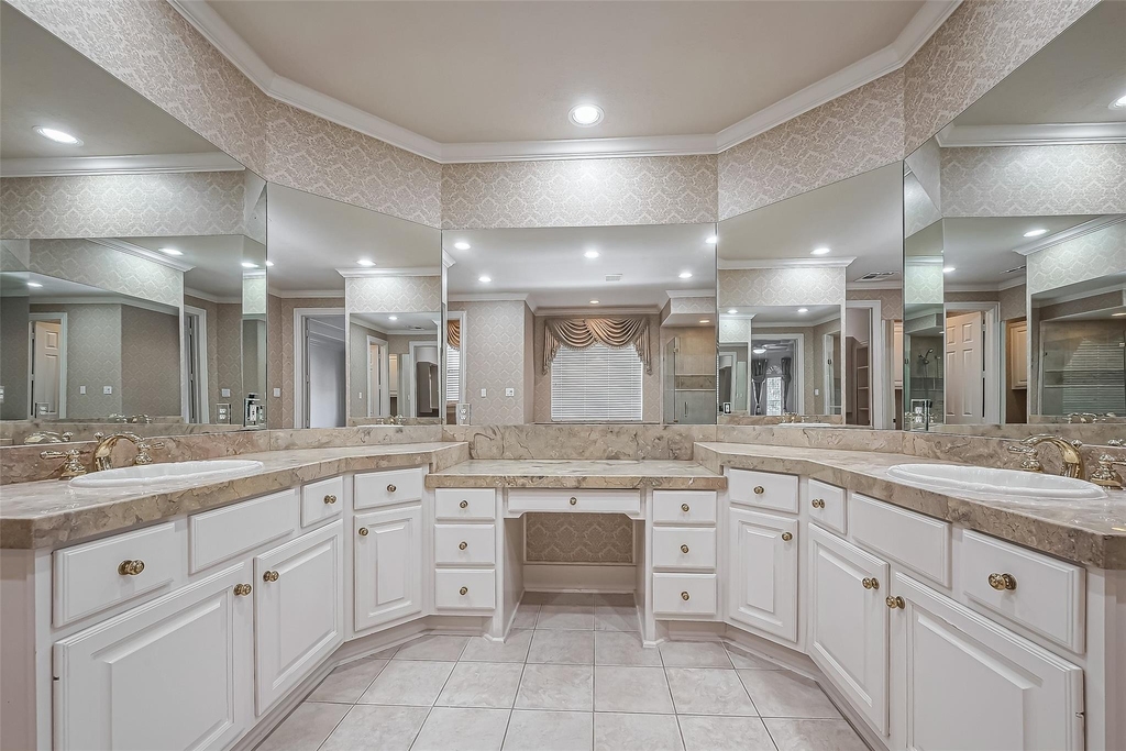 14010 Barnhart Boulevard - Photo 32