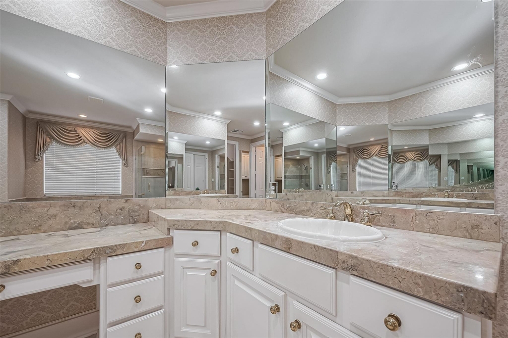 14010 Barnhart Boulevard - Photo 33