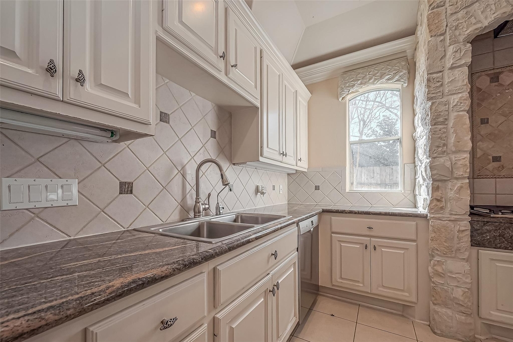 14010 Barnhart Boulevard - Photo 19