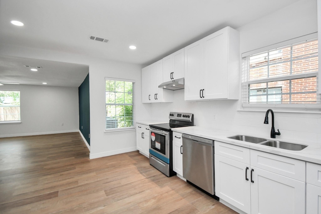 2812 Truxillo Street - Photo 6