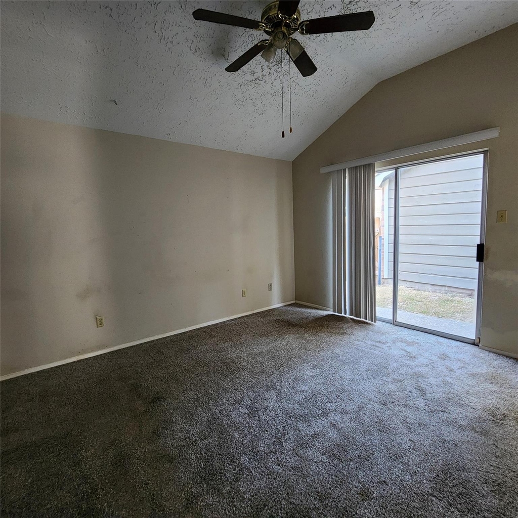 6938 Foxbrook Drive - Photo 8