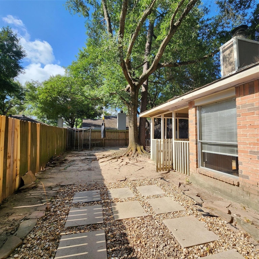 6938 Foxbrook Drive - Photo 12