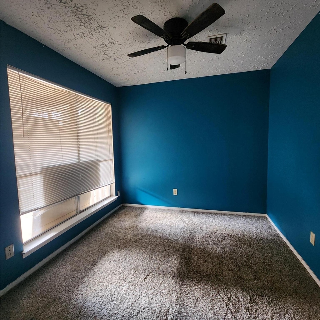 6938 Foxbrook Drive - Photo 5