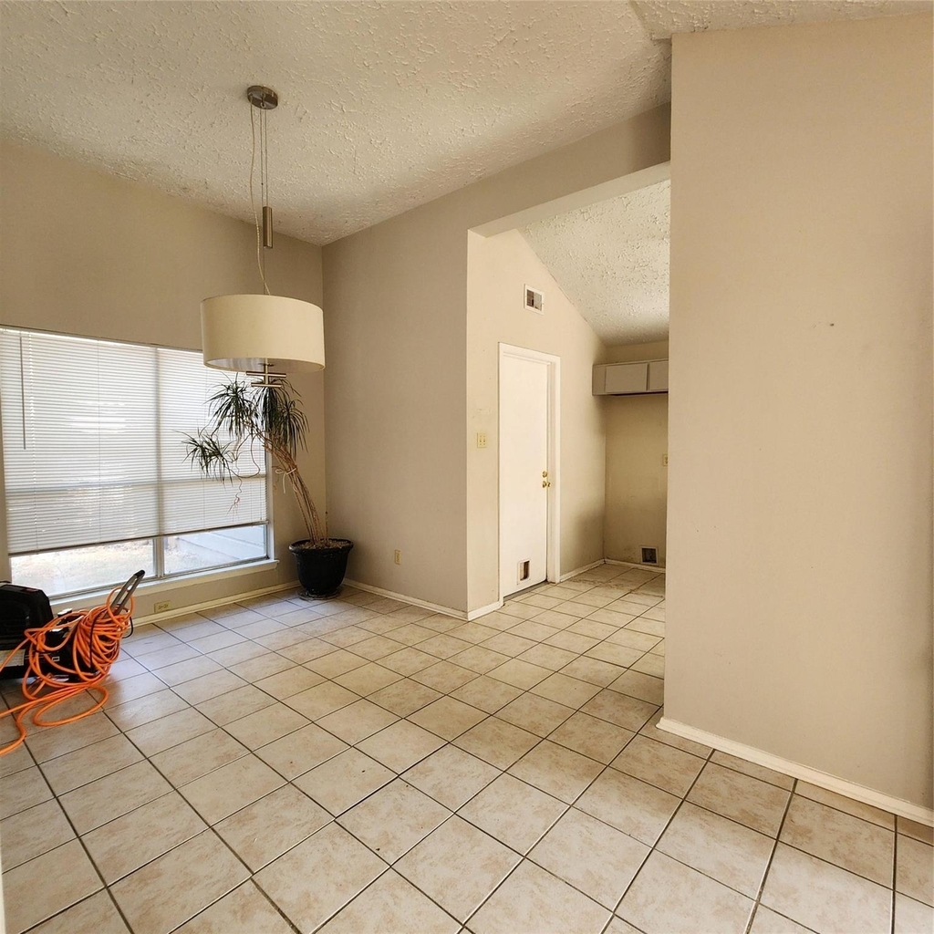 6938 Foxbrook Drive - Photo 16