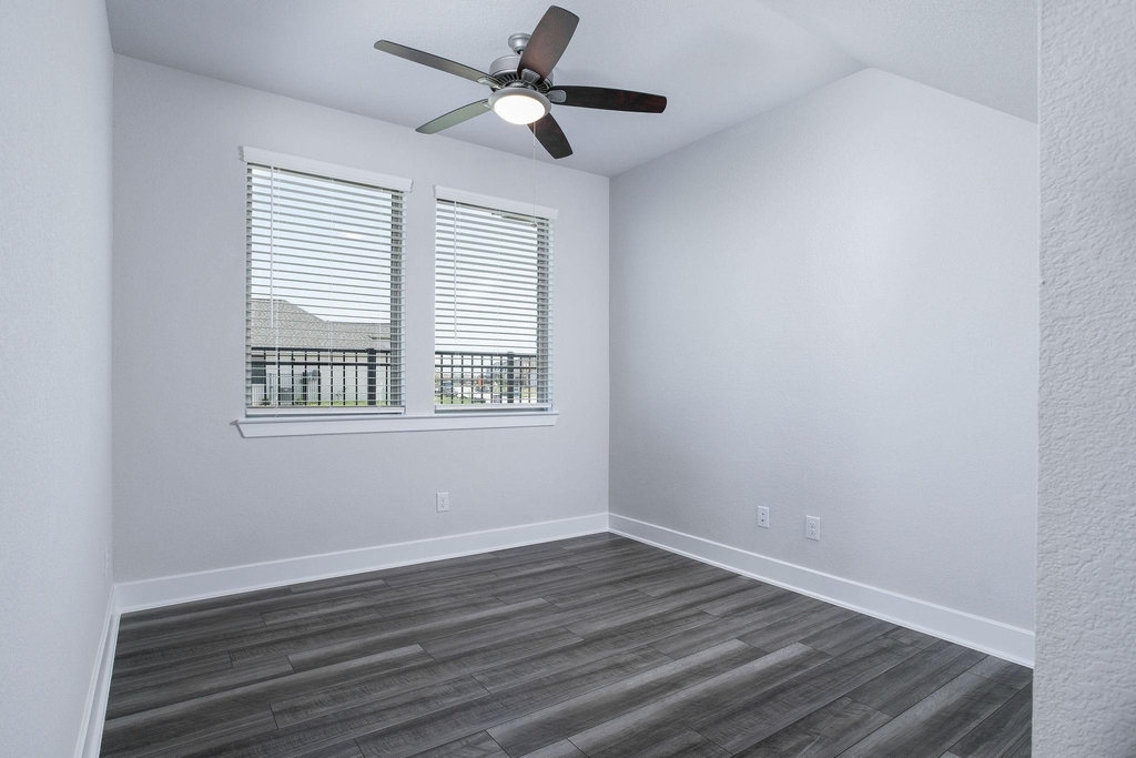 7603 Coral Lake Drive - Photo 11