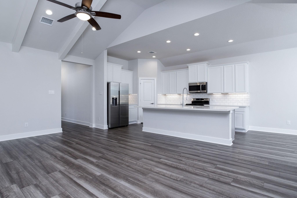 7603 Coral Lake Drive - Photo 4