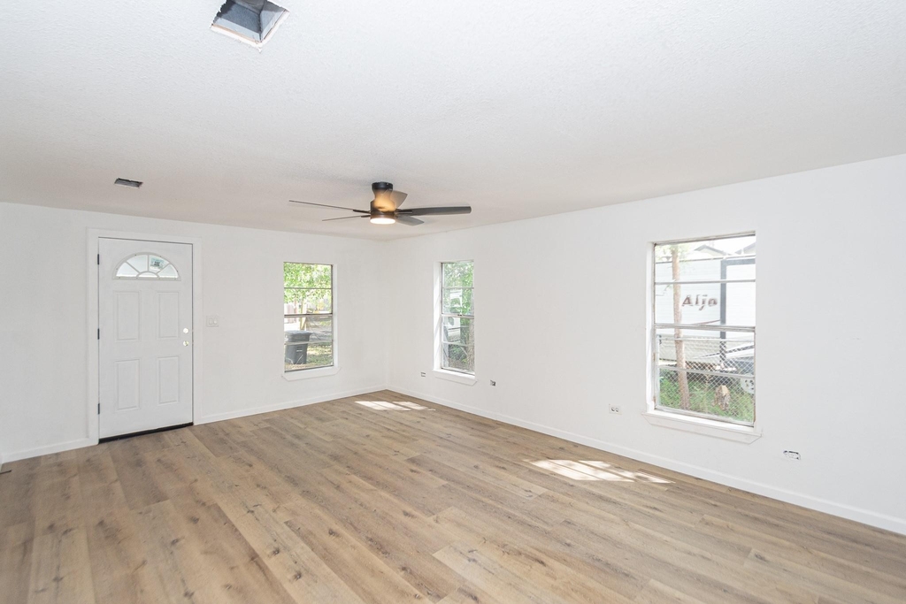 211 W South Street - Photo 13