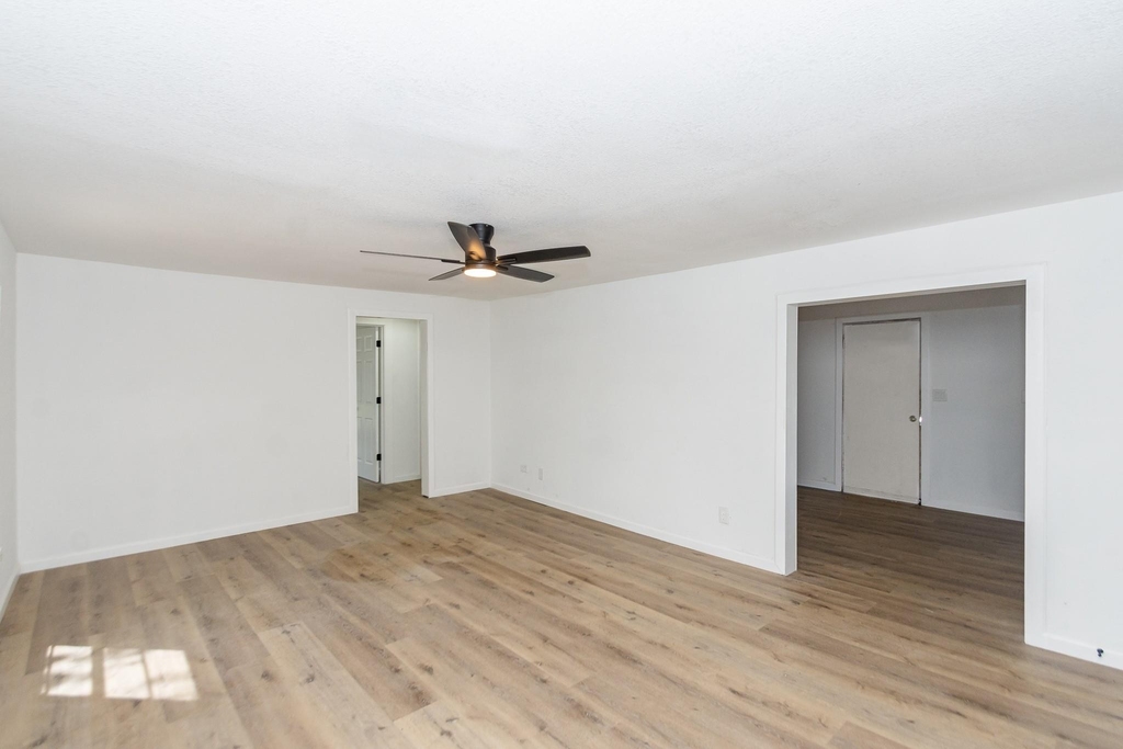 211 W South Street - Photo 15