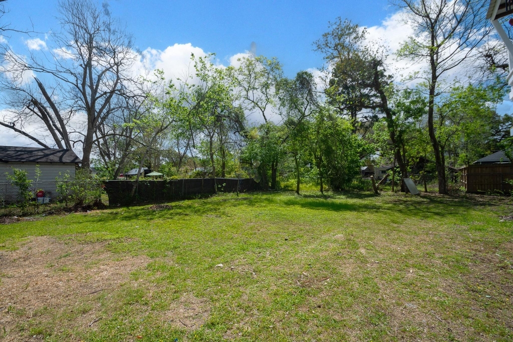 211 W South Street - Photo 3